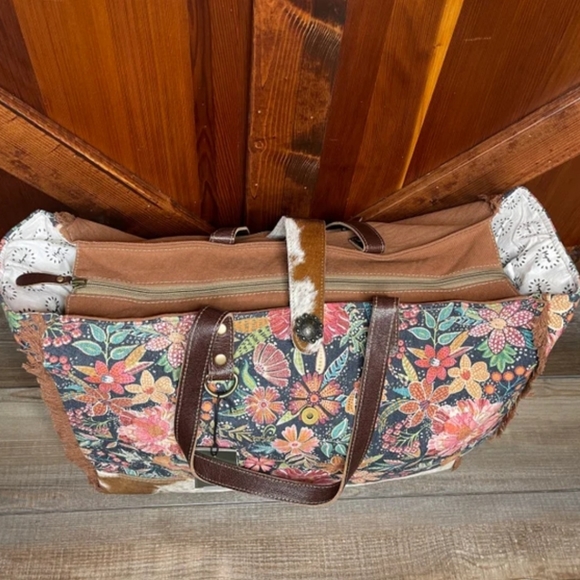 NWT Myra Bag Boho Leather & Floral Canvas Weekender Travel Bag - Picture 9 of 10